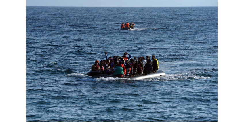 Десятки мигрантов утонули при крушении лодки у берегов Ливии