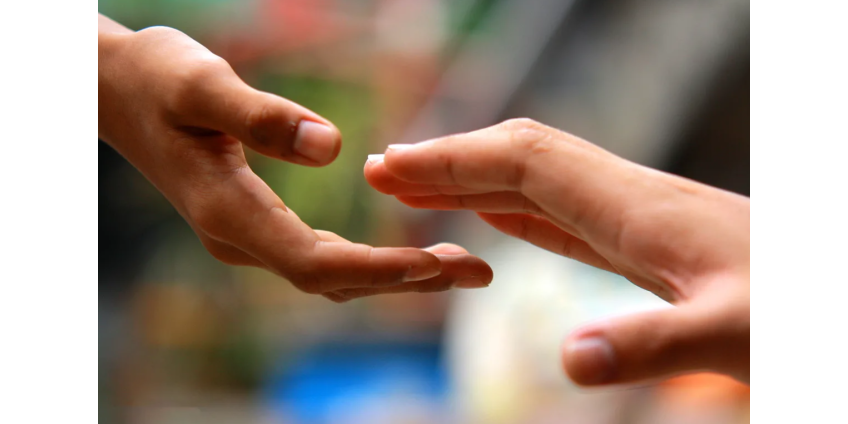 Сотни людей получили бесплатные продукты на благотворительной акции в Parkdale Center