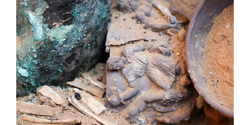 Археологи раскопали греческий храм со следами жертвоприношений