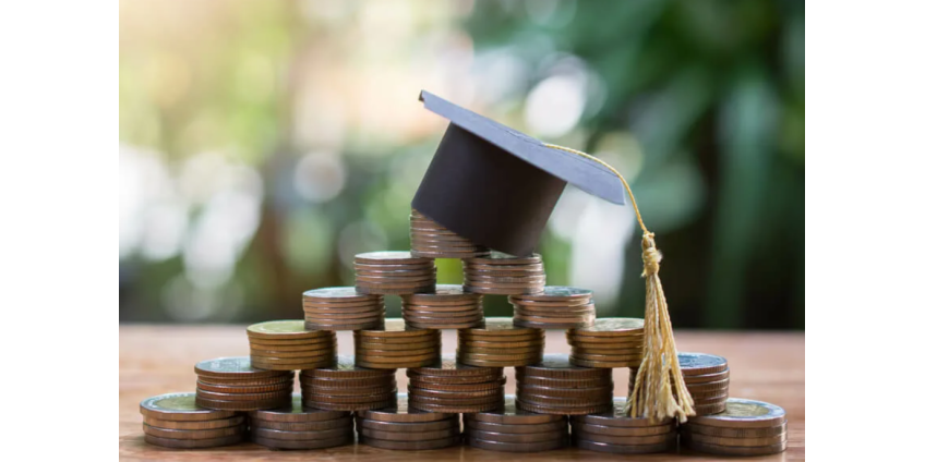 Байден простил студентам задолженность Байден простил студентам задолженность