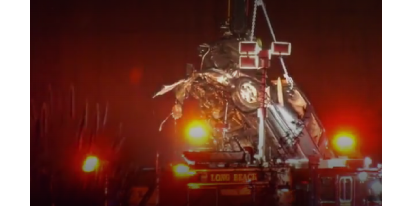 В результате аварии в Лонг-Бич автомобиль вылетел в канал, 2 человека погибли