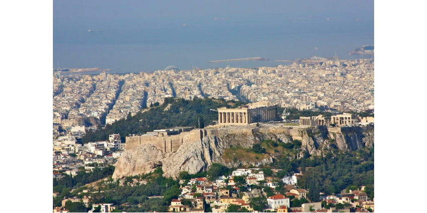 В Афинах прогремел взрыв возле Министерства труда Греции