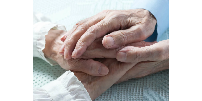 Разлученные в детстве близнецы воссоединились спустя 81 год