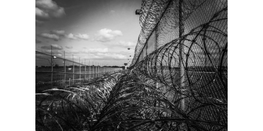 В столице Гаити сообщили о 10 погибших при массовом побеге заключенных