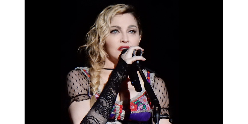 Адвокаты Мадонны резко ответили подавшим на нее в суд фанатам