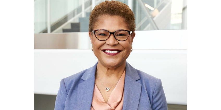 Мэр Лос-Анджелеса Карен Басс призывает состоятельных жителей финансировать новую кампанию по борьбе с бездомностью