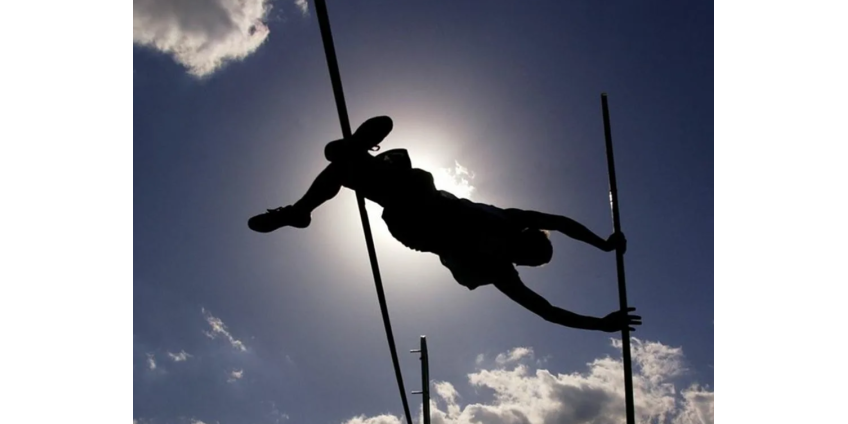Установлен новый мировой рекорд в прыжках с шестом
