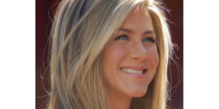 Дженнифер Энистон выпустит мемуары о браке с Брэдом Питтом