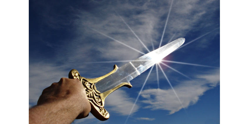 Во время акций протеста в Калифорнийском университете в Лос-Анджелесе был изъят меч