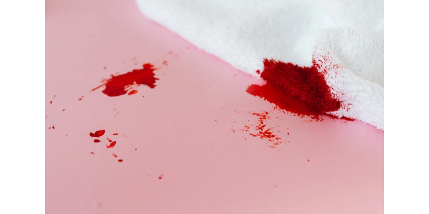 Бездомный напал на мужчину и съел его глаз и ухо