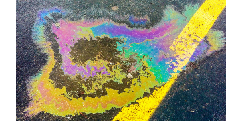 500 галлонов нефти разлилось на дороге в Северном Голливуде