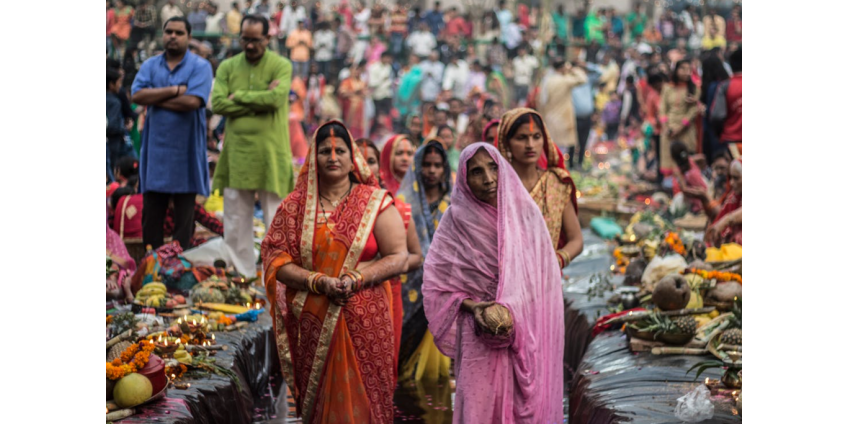 Более 100 человек погибли из-за давки на религиозном празднике Более 100 человек погибли из-за давки на религиозном празднике