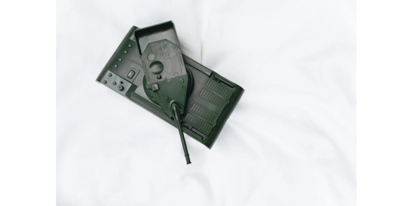 В Германии танк открыл огонь на автостраде