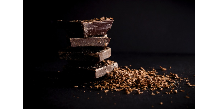 Маленькая девочка две недели жила с останками семьи и питалась только шоколадом