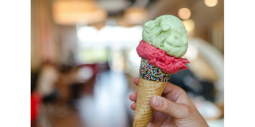 В Финиксе вооружённый грабитель ограбил популярный магазин мороженого