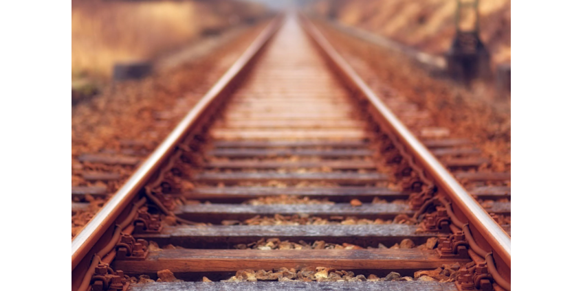 Поезд с химикатами сошел с рельсов в США