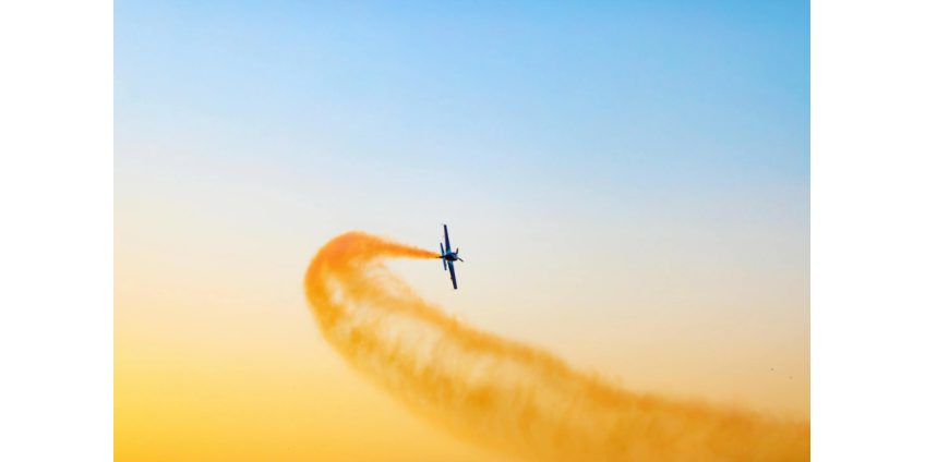 Самолет рухнул в океан у пляжа в Северной Каролине и попал на видео