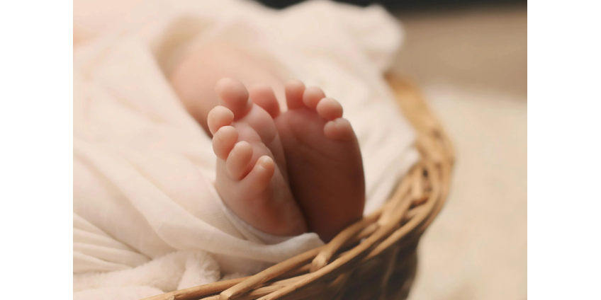 В Баккае новорождённая девочка появилась на свет на обочине трассы I-10 при помощи пожарных