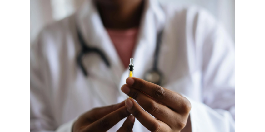 Губернатор Аризоны отменила федеральные ограничения на доступ к вакцине от COVID-19 Губернатор Аризоны отменила федеральные ограничения на доступ к вакцине от COVID-19