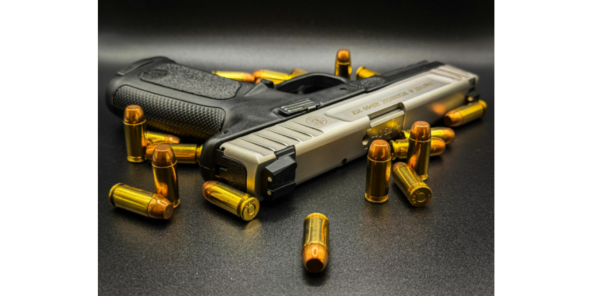 В Финиксе полицейские застрелили мужчину, угрожавшего ножом женщине