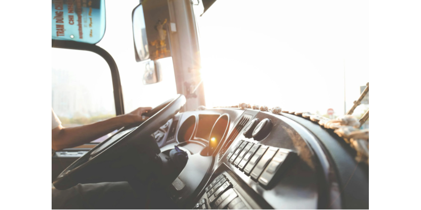 Министерство транспорта США требует от штатов соблюдения языковых требований для дальнобойщиков