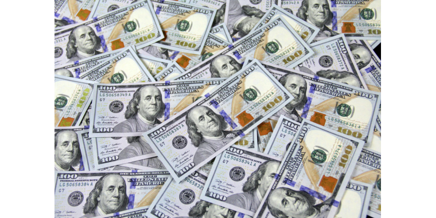 В Лос-Анджелесе 13 сотрудников округа обвинили в хищении более $430 тысяч пособий по безработице