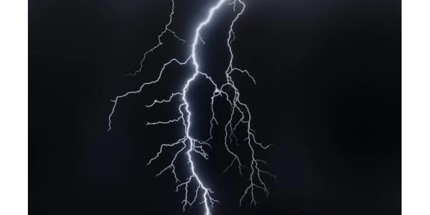 Молния ударила в 17-летнего охотника