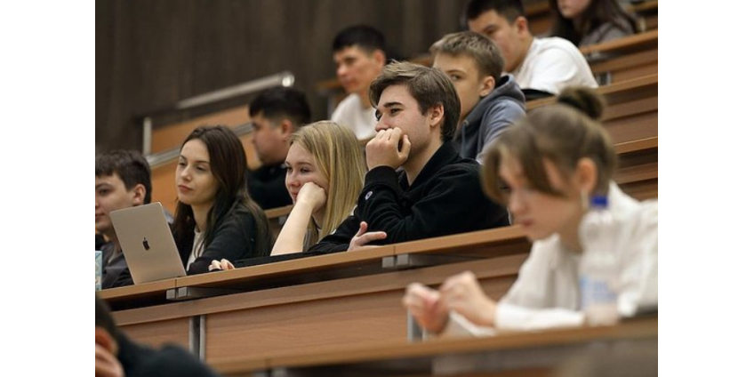 В России захотели ограничить число платных мест в вузах