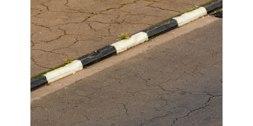 В Германии автобус заехал на тротуар и врезался в пешеходов