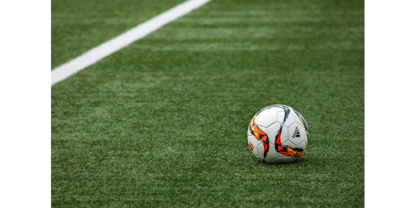 Футболиста дисквалифицировали на 99 лет