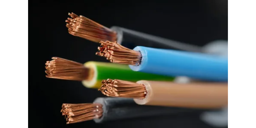 Жители Чатсуорта две недели остаются без связи после кражи медных кабелей