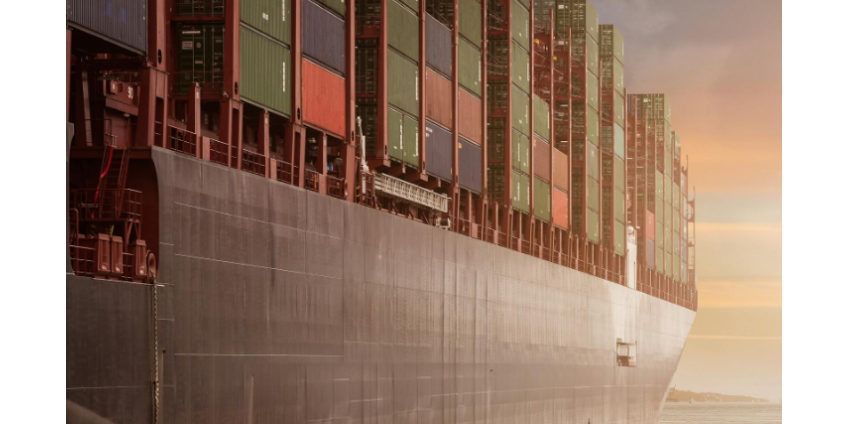 В порту Лос-Анджелеса на грузовом судне произошёл взрыв и пожар – горели около 100 контейнеров