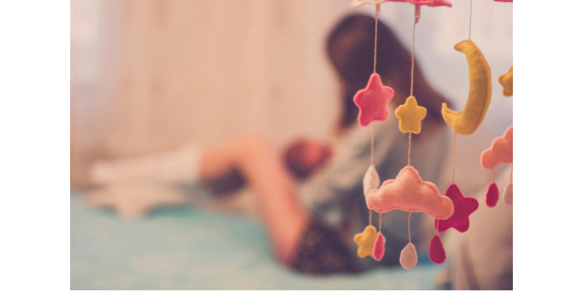 В России предложили выплачивать зарплату за материнство