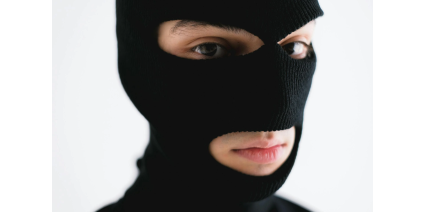 В округе Лос-Анджелес продвинули инициативу о запрете масок для сотрудников силовых структур