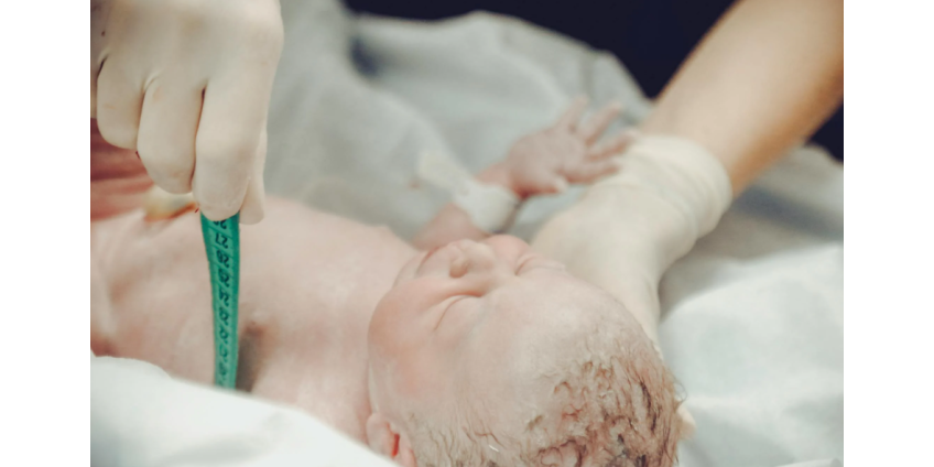 В российском регионе 15-летняя школьница родила в автобусе