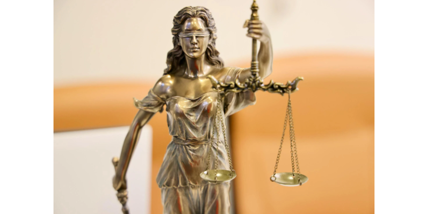 В судах против Трампа нашли неожиданную выгоду