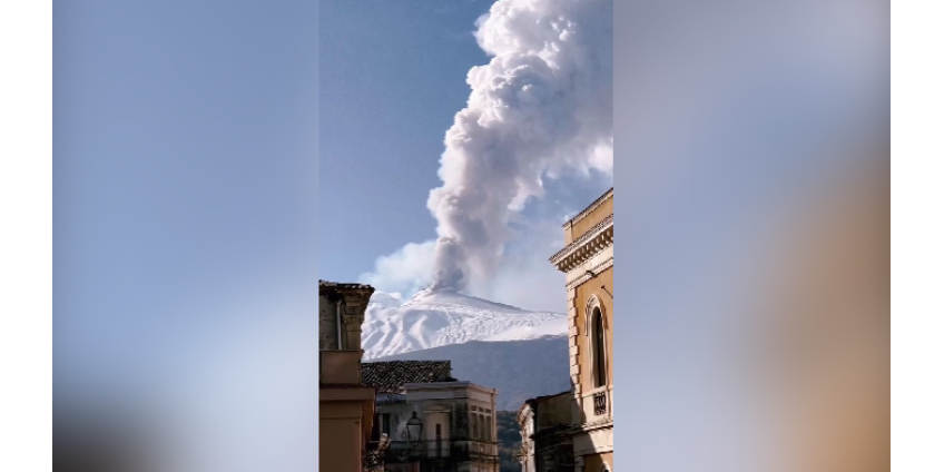 Извержение вулкана Этна на Сицилии попало на видео