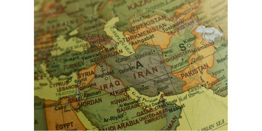 Иран пригрозил США ударами по базам в случае вмешательства в протесты