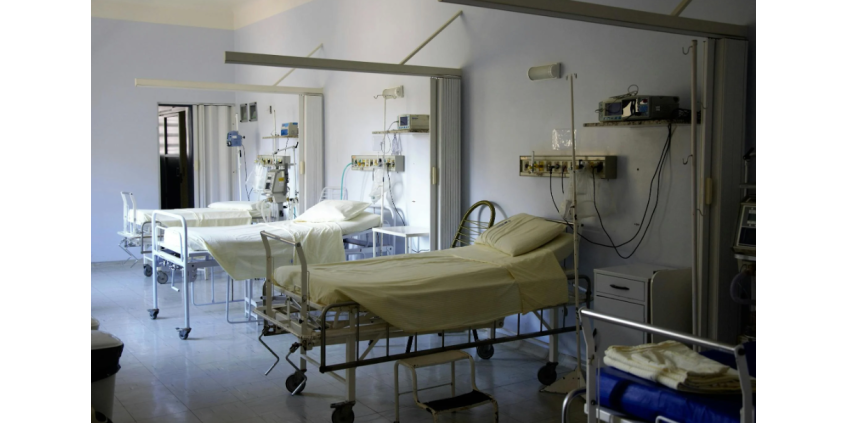 Один из пострадавших при стрельбе в центре Финикса скончался в больнице