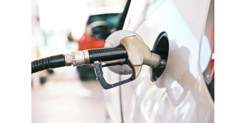 Цены на бензин в Калифорнии опустились до минимума с 2021 года