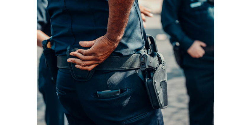 В Rolling Hills Estates служебный автомобиль шерифа попал под обстрел