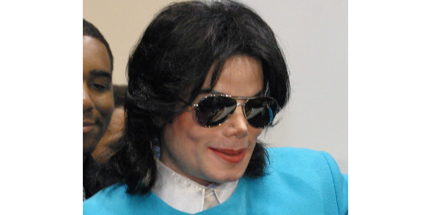 Три брата и сестра подали в суд на покойного Майкла Джексона за педофилию