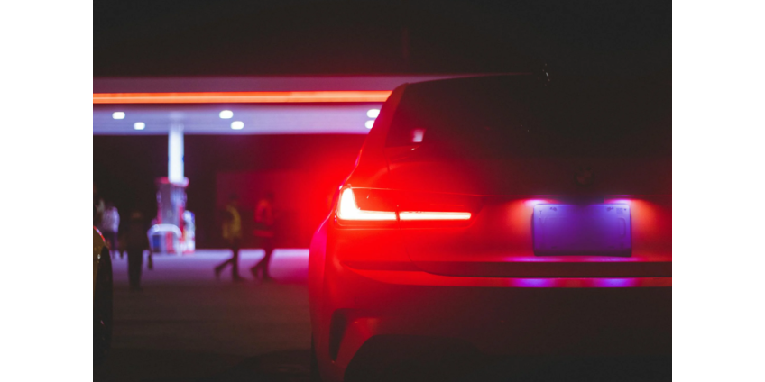 Цены на бензин в Южной Калифорнии превысили $5 за галлон и достигли максимума почти за два года