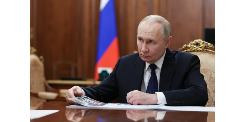 Путин освободил от должности помощника секретаря Совета безопасности