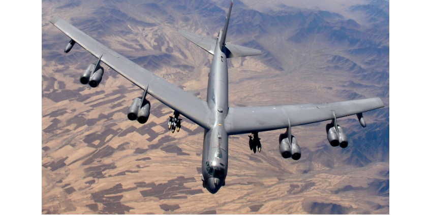 Бомбардировщик ВВС США подал сигнал бедствия