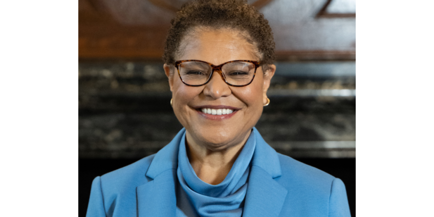 Лос-Анджелес перейдет на солнечные уличные фонари