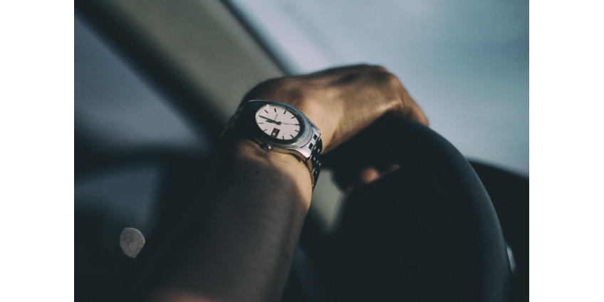 В Великобритании мужчина въехал в толпу людей, есть пострадавшие