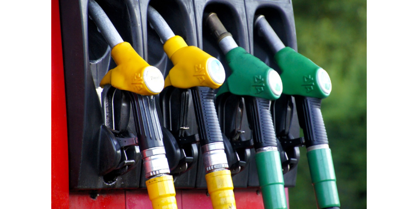 В Калифорнии зафиксировали рост цен на топливо, на побережье стоимость достигла $10 за галлон